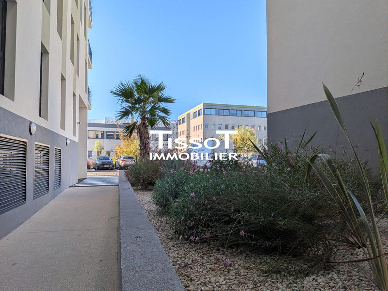 Bureau - 125 m² - 1 pièce