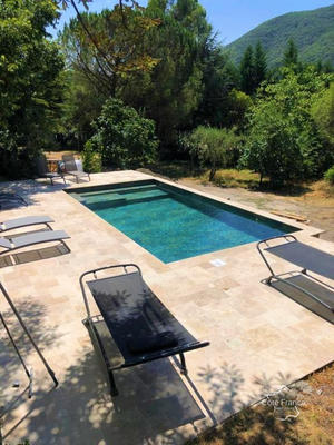 Maison - 600 m² - 12 pièces