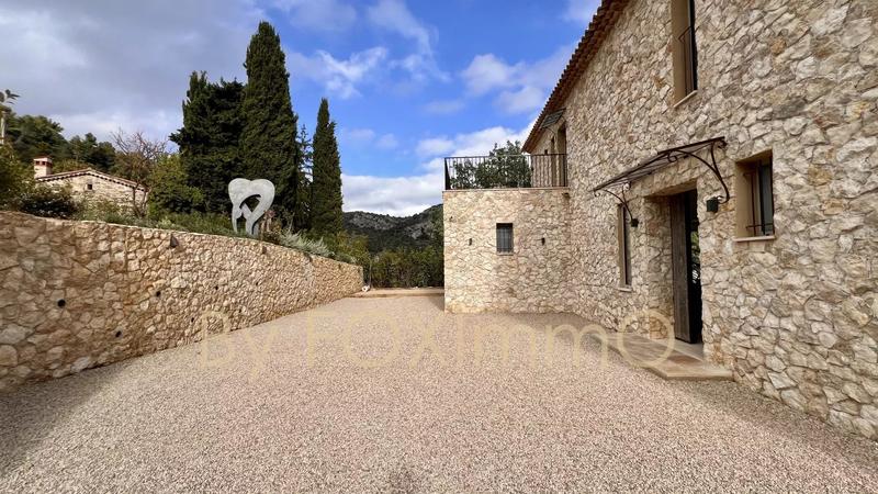 Villa - 180 m² - 6 pièces