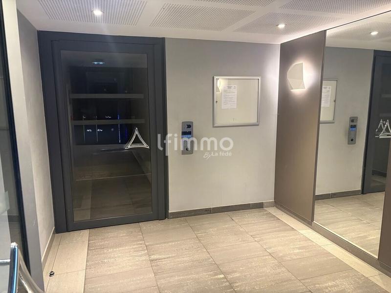 Appartement - 96 m² - 5 pièces