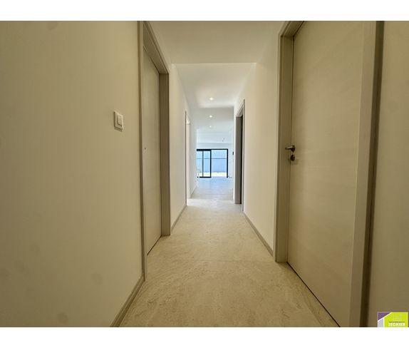 Appartement - 100 m² - 4 pièces