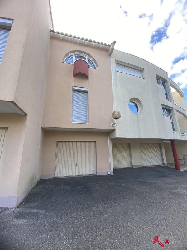 Appartement - 120 m² - 1 pièce