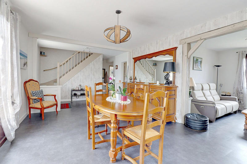 Maison - 127 m² - 6 pièces