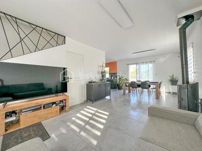 Maison - 90 m² - 4 pièces