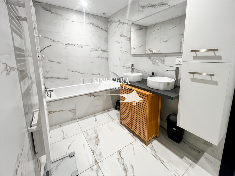 Appartement - 90 m² - 5 pièces