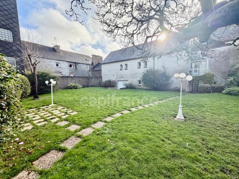 Immeuble - 184 m² - 9 pièces