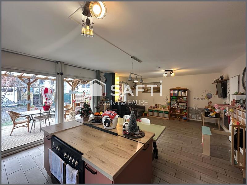 Maison - 95 m² - 5 pièces