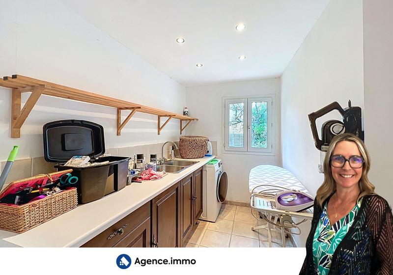 Maison - 234 m² - 8 pièces