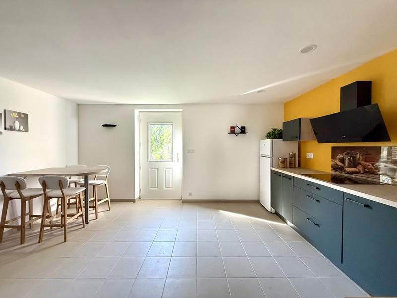 Propriété - 318 m² - 7 pièces