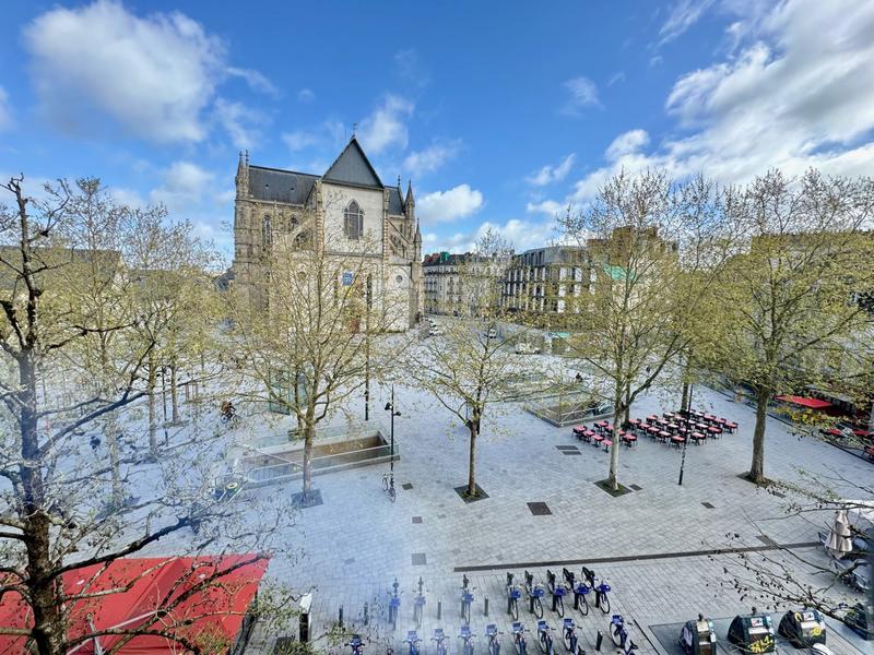 Appartement - 144 m² - 6 pièces