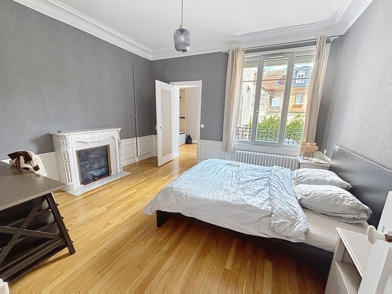 Appartement bourgeois - 113 m² - 4 pièces