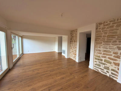 Loft - 104 m² - 4 pièces