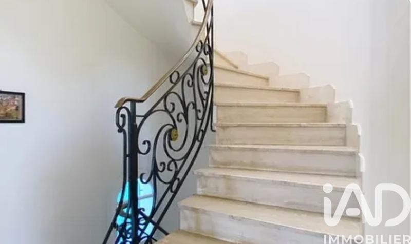 Maison - 260 m² - 7 pièces