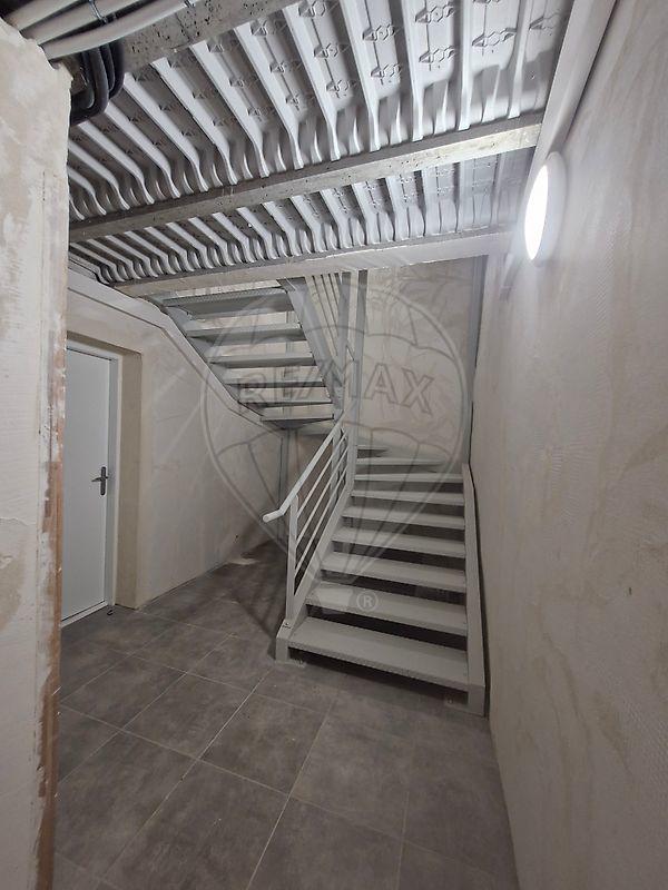 Appartement - 93 m² - 2 pièces