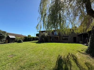 Maison - 240 m² - 6 pièces