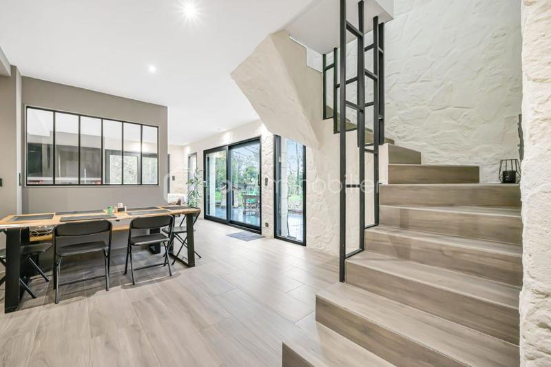 Villa - 185 m² - 10 pièces