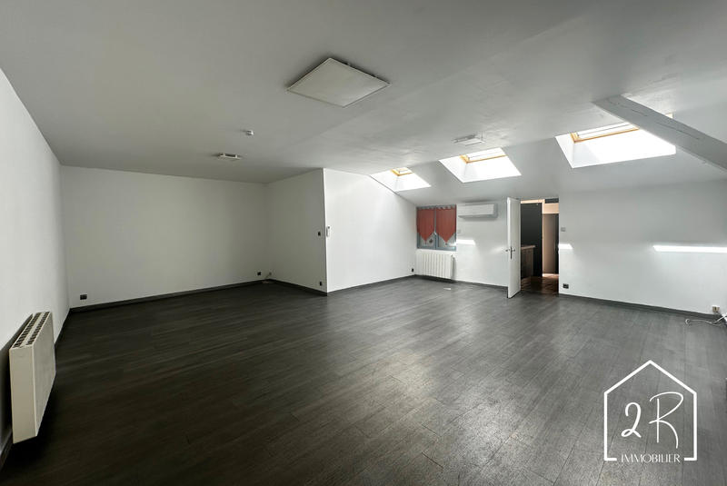 Maison - 350 m² - 6 pièces