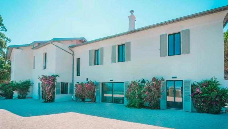 Maison - 336 m² - 12 pièces