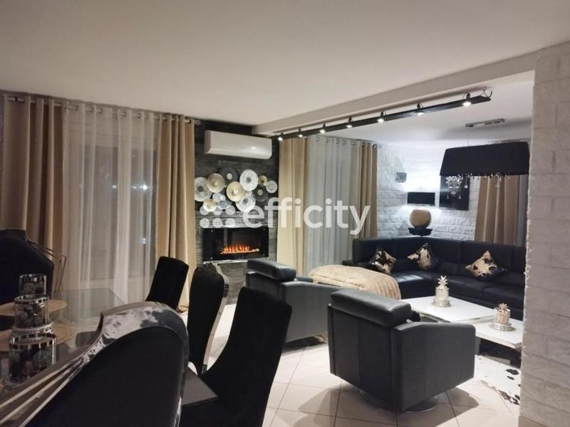 Maison - 163 m² - 8 pièces