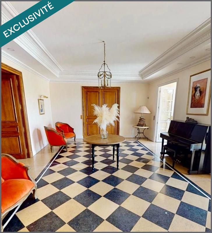 Château - 1 150 m² - 15 pièces