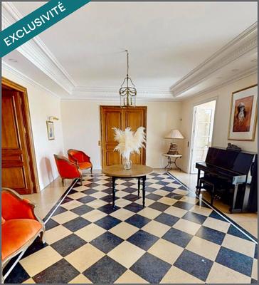 Château - 1 150 m² - 15 pièces