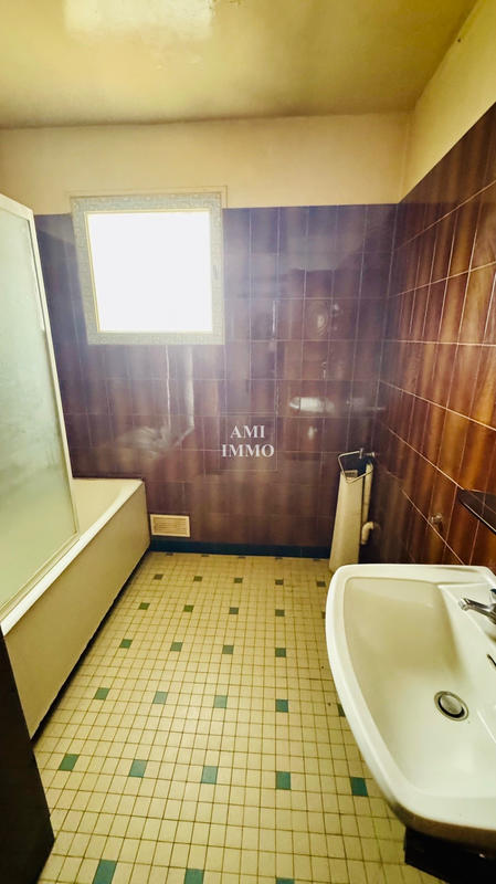 Maison - 216 m² - 10 pièces