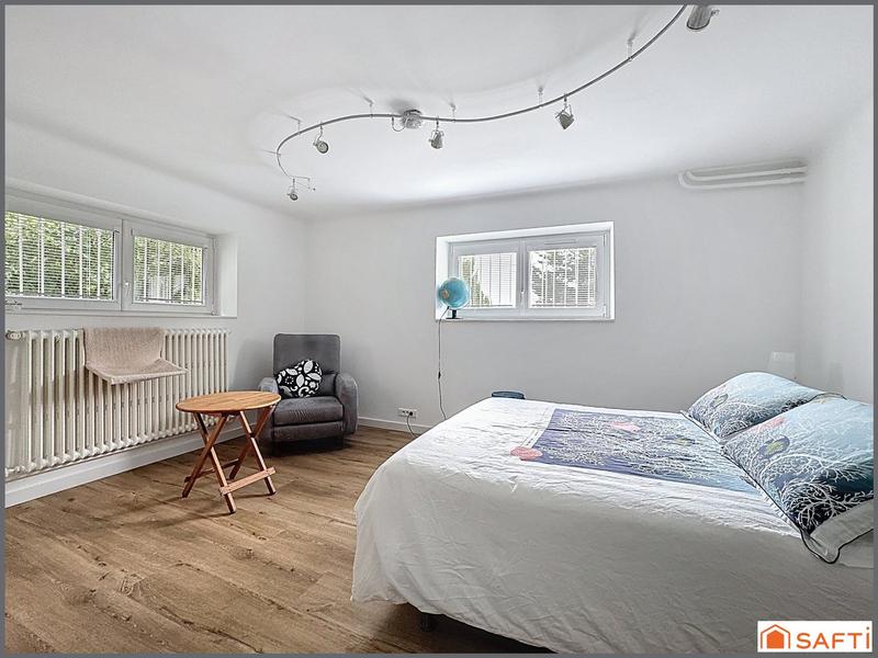 Maison - 200 m² - 8 pièces