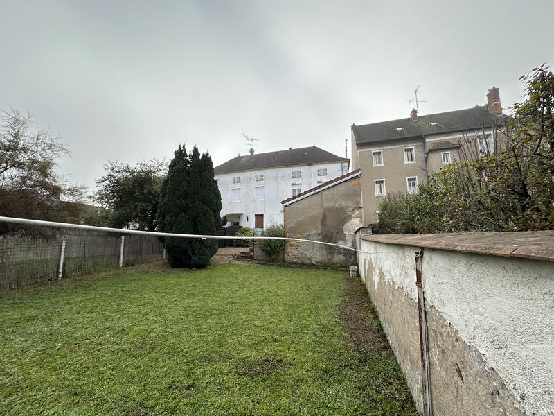 Maison - 240 m² - 12 pièces