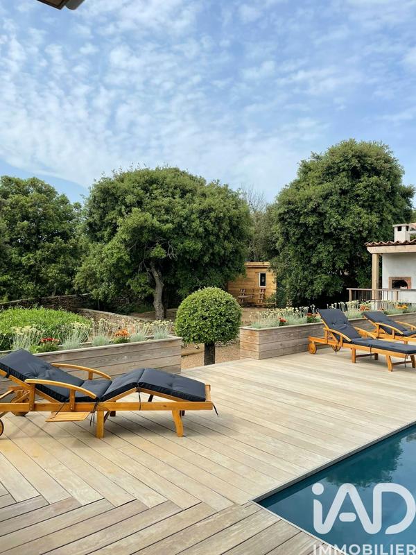 Maison - 295 m² - 11 pièces