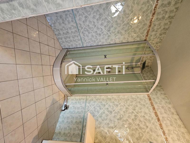 Maison - 240 m² - 10 pièces