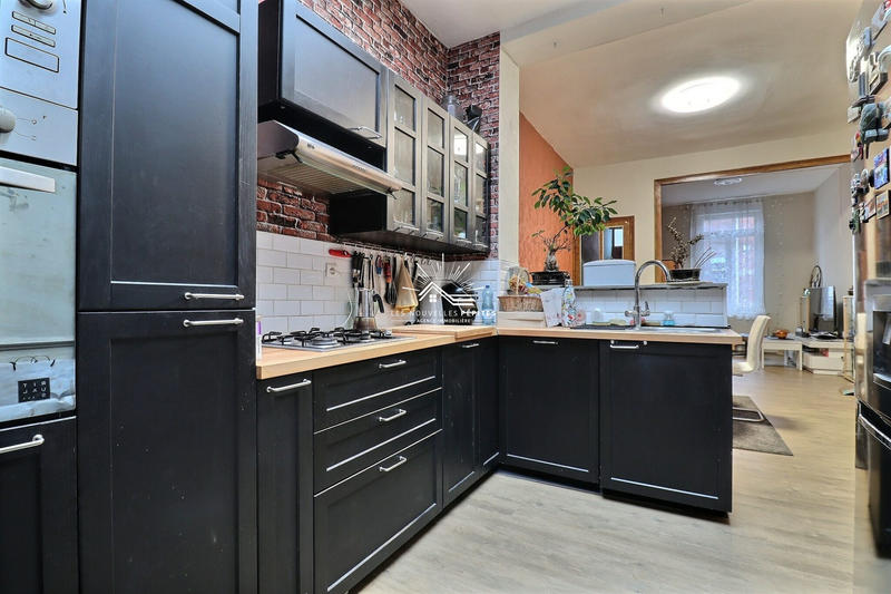 Maison - 90 m² - 5 pièces