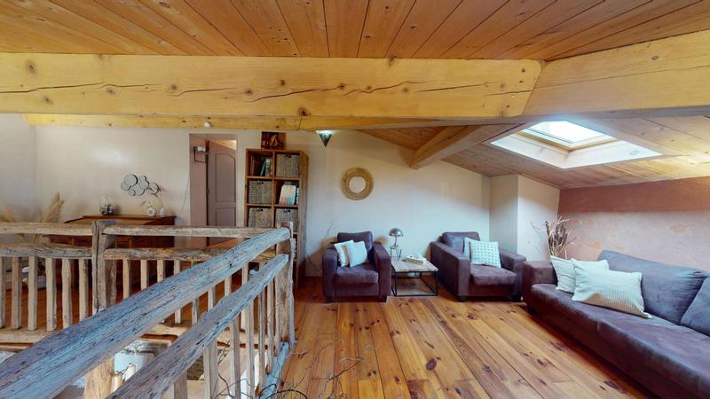 Maison - 273 m² - 9 pièces