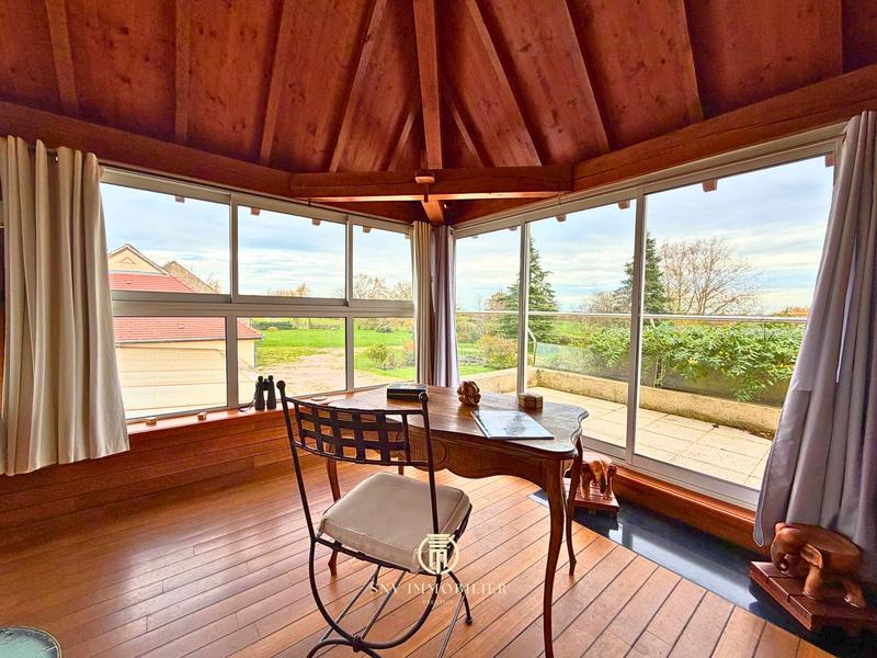 Propriété - 430 m² - 11 pièces