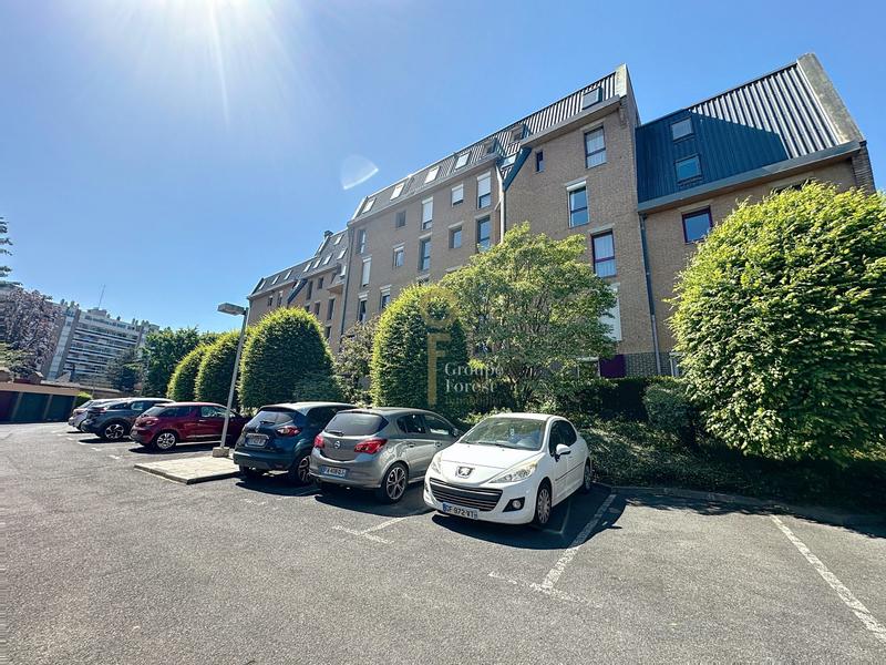 Appartement - 98 m² - 4 pièces