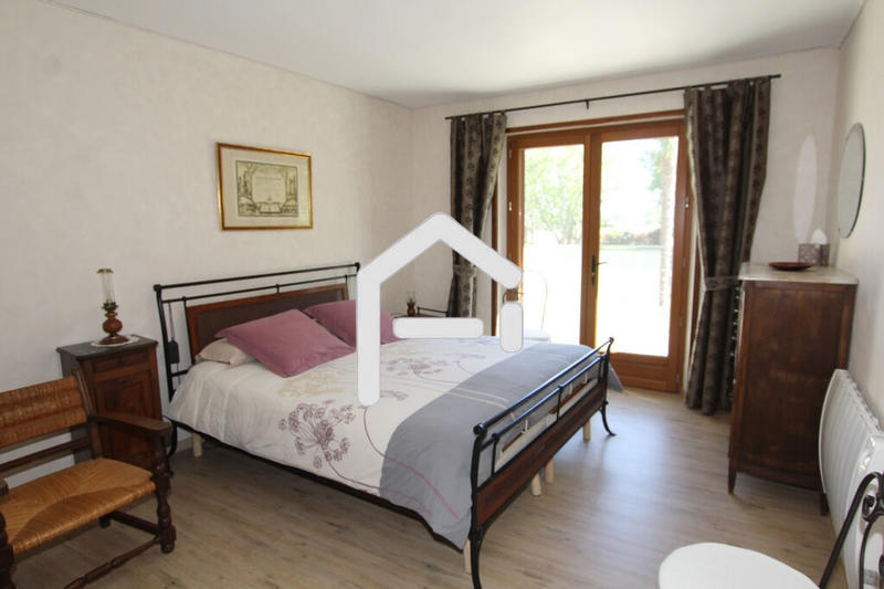 Corps de ferme - 375 m² - 11 pièces