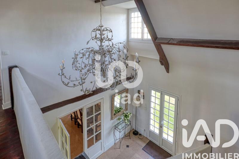 Maison - 232 m² - 7 pièces