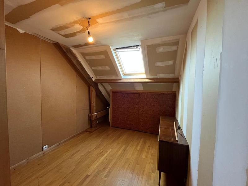 Maison - 230 m² - 10 pièces