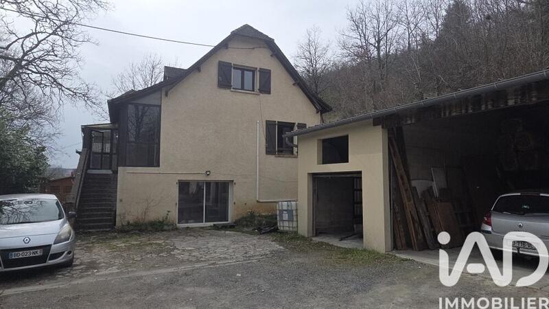 Maison - 211 m² - 11 pièces