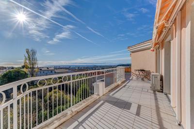 Appartement - 104 m² - 4 pièces