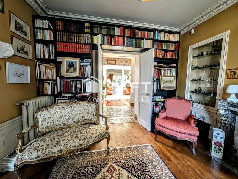 Maison - 208 m² - 10 pièces