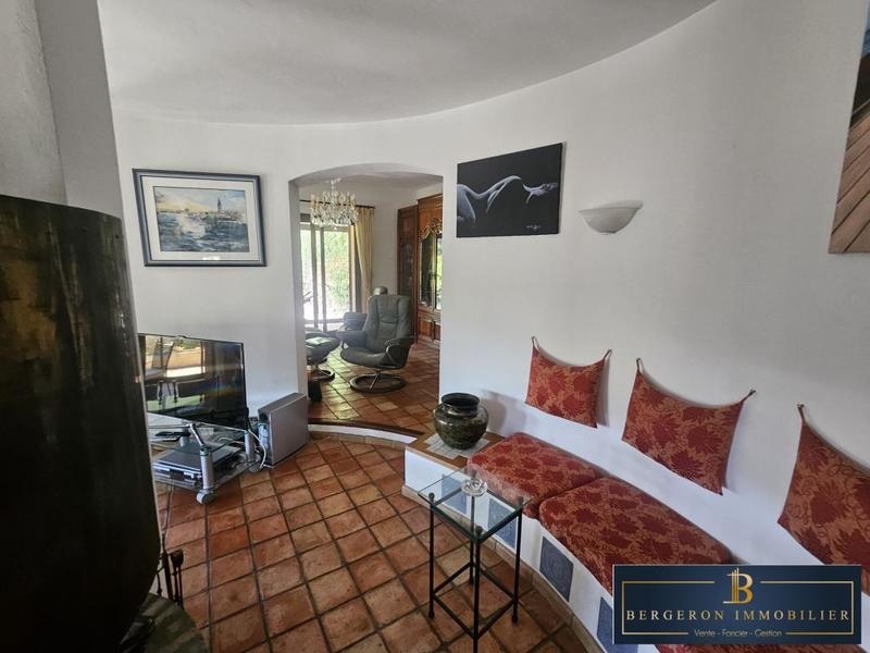 Villa - 197 m² - 8 pièces