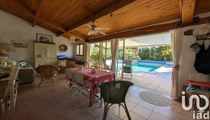 Maison - 242 m² - 7 pièces