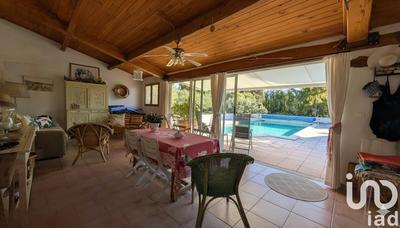 Maison - 242 m² - 7 pièces