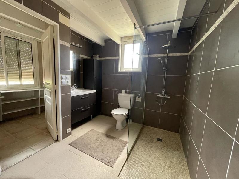 Pavillon - 177 m² - 7 pièces