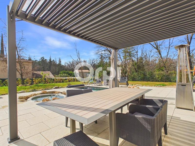 Maison - 150 m² - 4 pièces