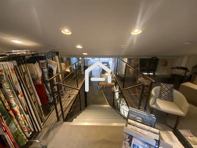 Local d'activité / Entrepôt - 390 m²