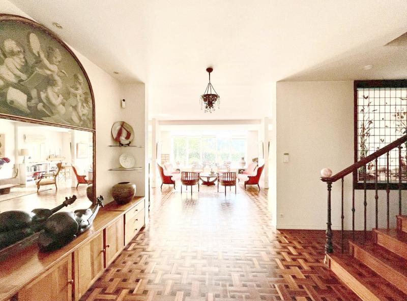 Villa - 222 m² - 6 pièces