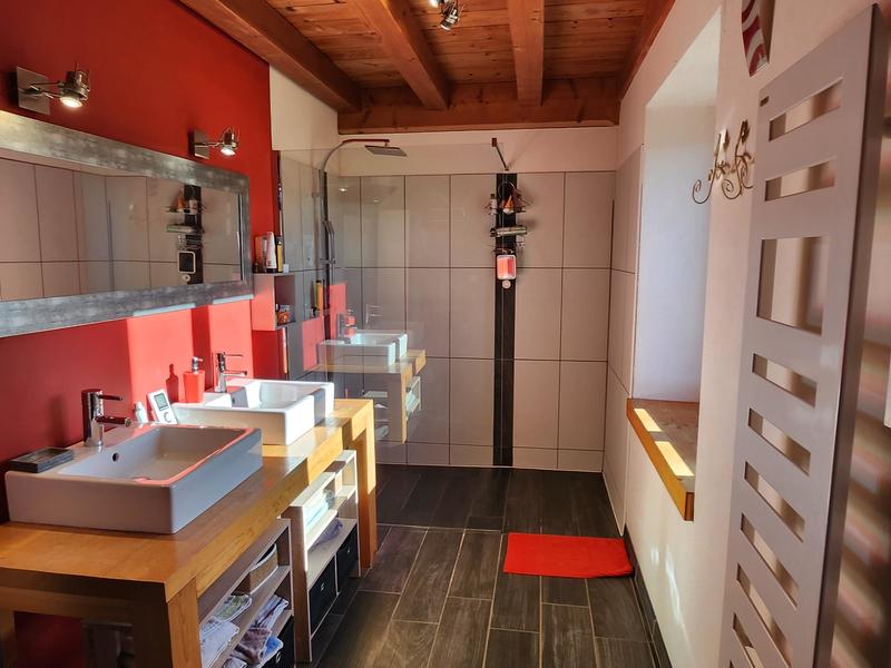 Maison - 250 m² - 8 pièces