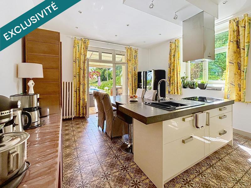 Maison de maîtres - 381 m² - 11 pièces