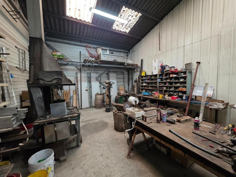 Local artisanal - 230 m² - 4 pièces